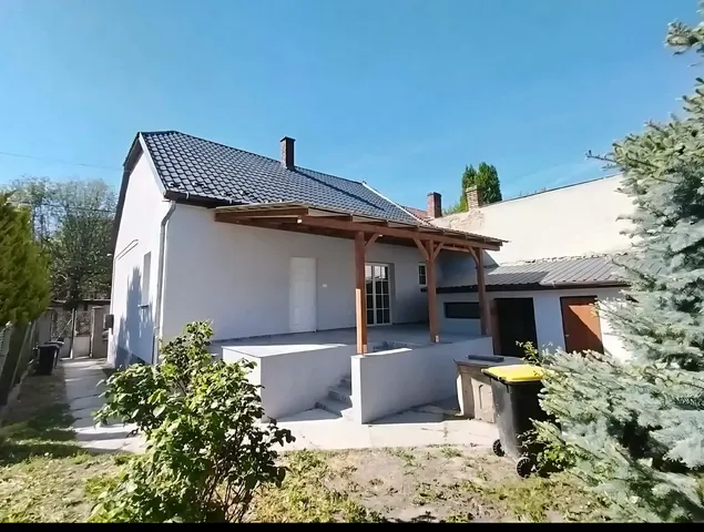 Felújított családi ház Győr-Jancsifalu területén